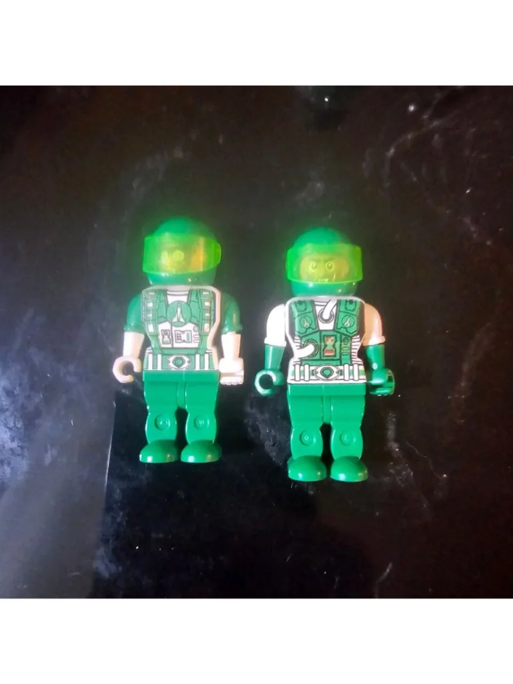 LEGO 1992 Space Police II Minifigure Pair With Green Helmets & Detailed Torso Pr